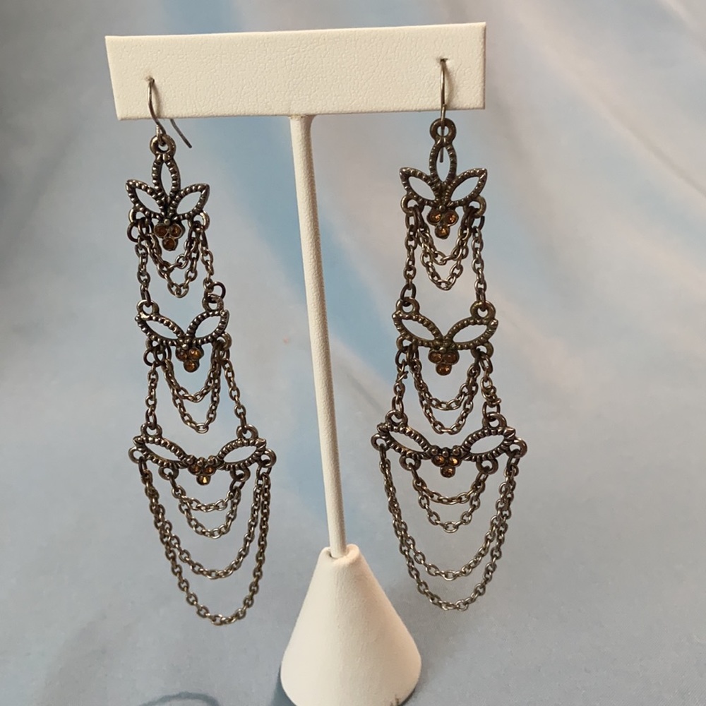Chandelier earrings